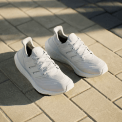 Adidas ULTRABOOST 女子輕量跑鞋_Shipgo美國代運